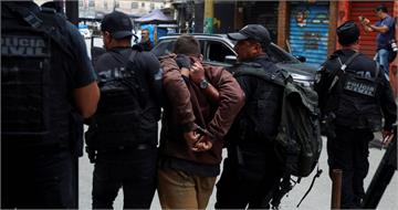 圍剿巴西里約「紅色司令部」 2500名警力釀64死「4警殉職」