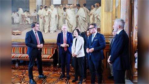 快新聞／參議院副議長親接待！蔡英文走進義大利國會：透過交流進一步深化合作