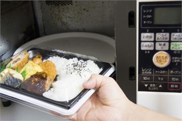 建議「永遠不要」拿1物用微波爐加熱　專家：恐影響生育