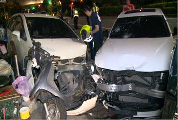無照女開車載男友掛急診 不慎撞死騎士