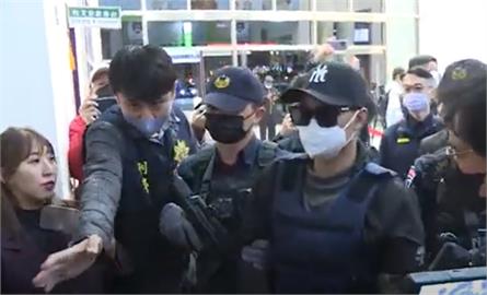 88槍擊案主謀、槍手晚間押解到台南　刑事局長曝2人1月中旬已在中國落網