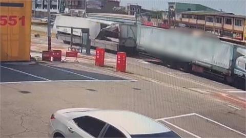 台中沙鹿向上路又出事　曳引車下坡連撞21輛車釀9傷
