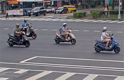 快新聞／險！北市計程車「煞車失靈」　運將急轉向側撞公車畫面曝