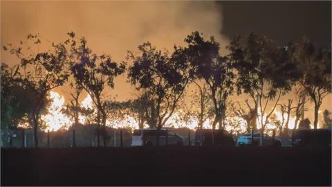 民眾嚇到尖叫、四處逃竄　高雄蓮池潭旁宮廟施放煙火炸向人群
