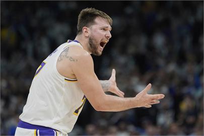 NBA( 影)／最後2分鐘報告出爐　裁判沒吹犯規間接導致湖人輸球?