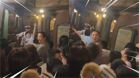 疑不滿上海迪士尼快速通關　中國女煽動排隊民眾：往前衝
