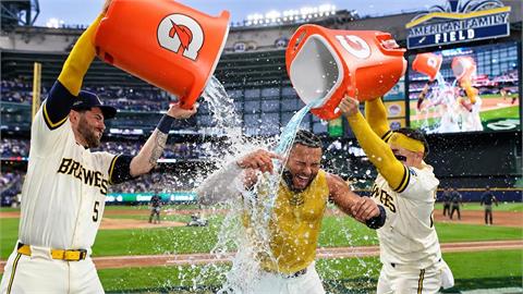 MLB(影)／22歲喬里奧太神！第9局先演出超美技再敲再見安打　攻守都當英雄
