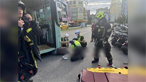 快新聞/視線死角釀禍?公車左轉未見行人 男子頭部重創命危