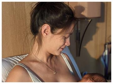 Janet哺乳3個月大兒子照片曝　9.7萬人感動圍觀：最美的畫面！