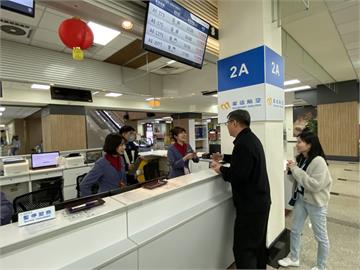 快新聞／受颱風丹娜絲環流影響　華信、立榮明天國內線航班取消