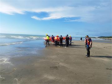 快新聞／竹北月沙灣3高中生1人落水　消防出動空拍機、橡皮艇全力搜救