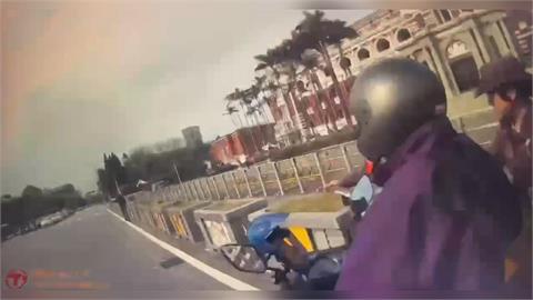 快新聞/總統府前男騎士停車狂叫遭攔 情緒失控送醫救治