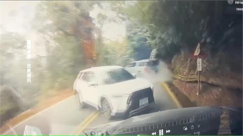 自撞側翻、逆向衝撞　合歡山追雪「撞」況多！