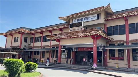獨／羅東車站龜速手扶梯　情侶朝聖「搭到白髮蒼蒼」