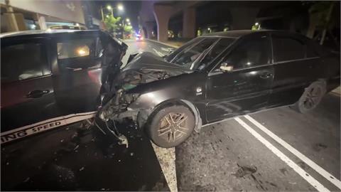 台中女深夜高速追撞停等紅燈3轎車  一度意識不清