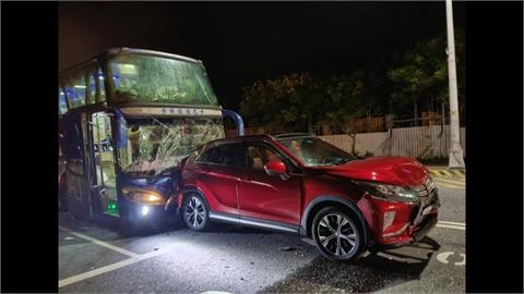 台九線三車追撞釀４傷　轎車遭遊覽車追撞再撞前方車輛