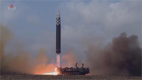 北朝鮮試射彈道飛彈　落日本經濟海域外