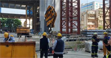快訊／北市南港新建工地死亡事故！工人19樓墜至B5　軀幹斷體明顯死亡