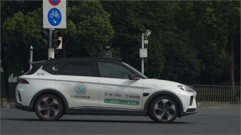 武漢500輛「自駕計程車」試營運　引發道路安全疑慮