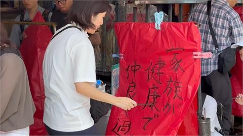 平溪天燈爭議延燒　業者無奈、遊客也盼「安全規則更明確」