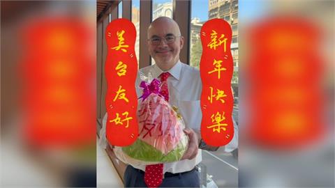 快新聞／年味滿滿！谷立言入境隨俗辦年貨　不忘跟台灣民眾拜年送祝福