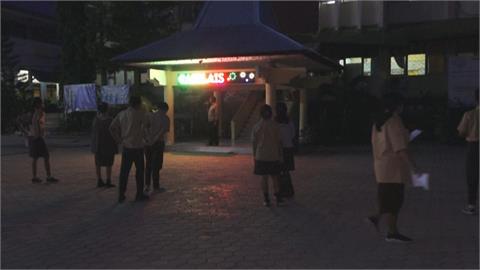印尼試辦學生5:30上學 師生家長強烈反彈
