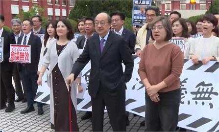 快新聞／防藍委「夜襲」偷開會　柯建銘率綠委封立院4扇門輪班守夜