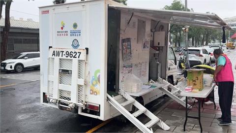 台南多處停水停電　　高雄社會局馳援沐浴車災民盥洗