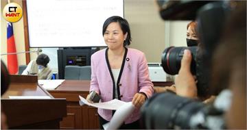 憂李貞秀連環爭議恐成「票房毒藥」　基層曝服務處電話被打爆：年底還要選