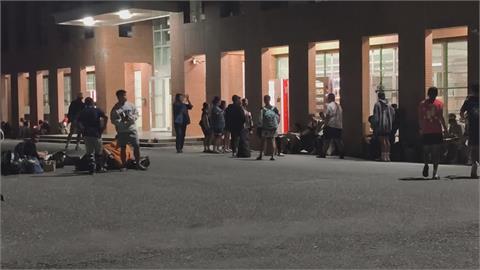 平安夜6.1強震！台東體中天花板墜落　師生急逃出聚集空曠處