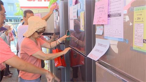 家電品牌舉辦特賣會全場三折起　吸引大批民眾搶便宜