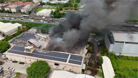台南永康鐵皮工廠大火　惡臭黑煙擴散籠罩永康、新市、安定、善化