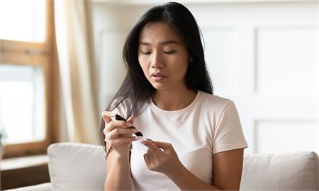 醫療級X免校正血糖機來了！ 居家測量便捷準確