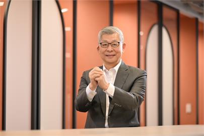 國泰金控董事長新春勉勵：迎接2025挑戰  共創更好的一年