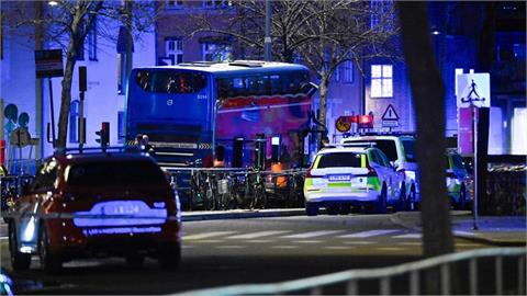 快新聞／瑞典1雙層巴士撞公車站　6人傷亡