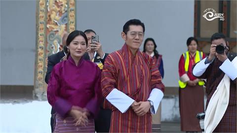 泰王夫妻首度訪問不丹　親自駕駛波音737往返