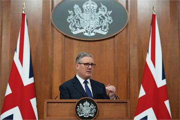 川普再度要脅退出北約　英國首相強調：不會在美歐之間選邊站