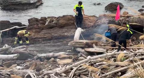 蛤？基隆潛水客撿漂流木生火　消防隊急赴外木山查看