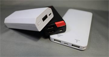 行動電源插電秒爆「插座燒黑」　專家：1款式要注意