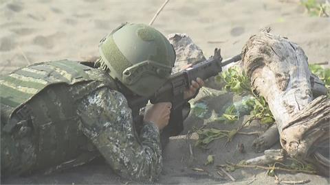 陸軍鳳岫沙灘練兵「時機微妙」　適逢美菲「肩並肩」軍演嚇阻中國