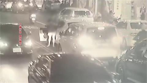 台中「海神」疑鬼切遭喇叭提醒 竟擋路又擋車與後方駕駛爆口角