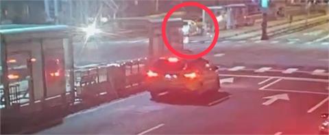傻眼！2男駕車馬路上呼呼大睡　警盤查發現毒品送辦