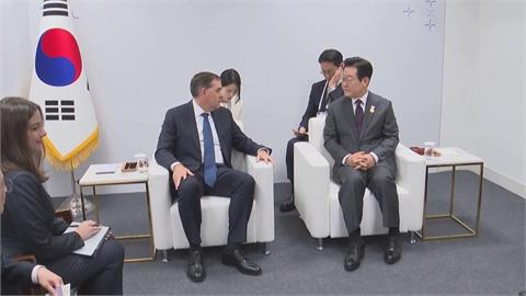 美韓貿易合作多！　白宮發言人IG貼出南韓美妝戰利品