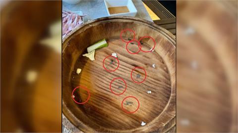 連鎖火鍋店「菜盤黏老鼠屎」　消費者崩潰：換新也不敢吃