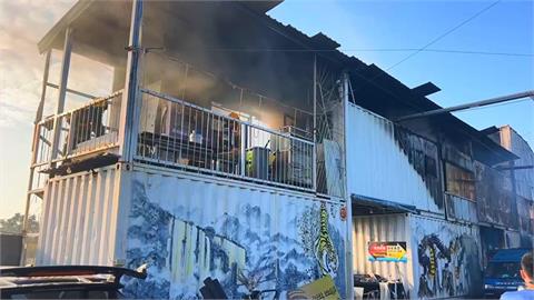 最新/台南百年木炭行倉庫火警!濃煙狂竄畫面曝光