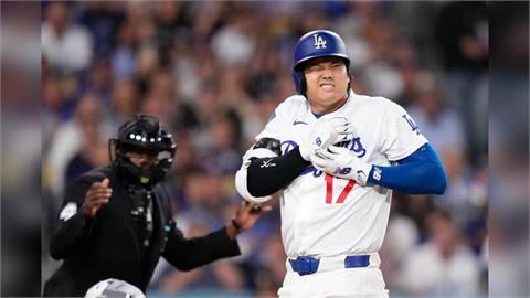 MLB(影)／大谷翔平挨觸身球退場狀況揭曉！總教練羅伯斯談明先發「二刀流」可能性