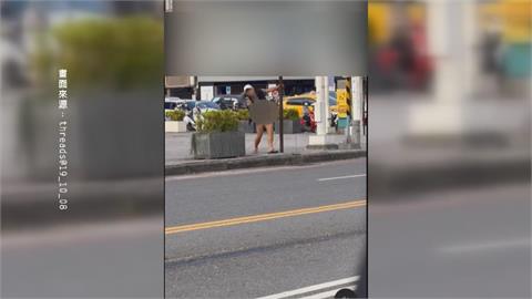 竟然是他！　網紅街頭跳鋼管舞秀「紅色三角褲」　警：未違法不開罰