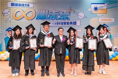 明新科大畢典頒授名譽博士　晶呈科技陳亞理董事長榮耀返校