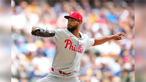 MLB(影)／釀酒人砲轟費城人王牌左投！幫自家王牌開路搶國聯賽揚獎