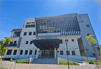 通緝犯未戴安全帽被逮　家屬探視竟私自違規錄影